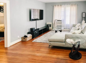 COZY DOWNTOWN 2 BDRM HOME NEAR TURKEY LEG HUT!!!
